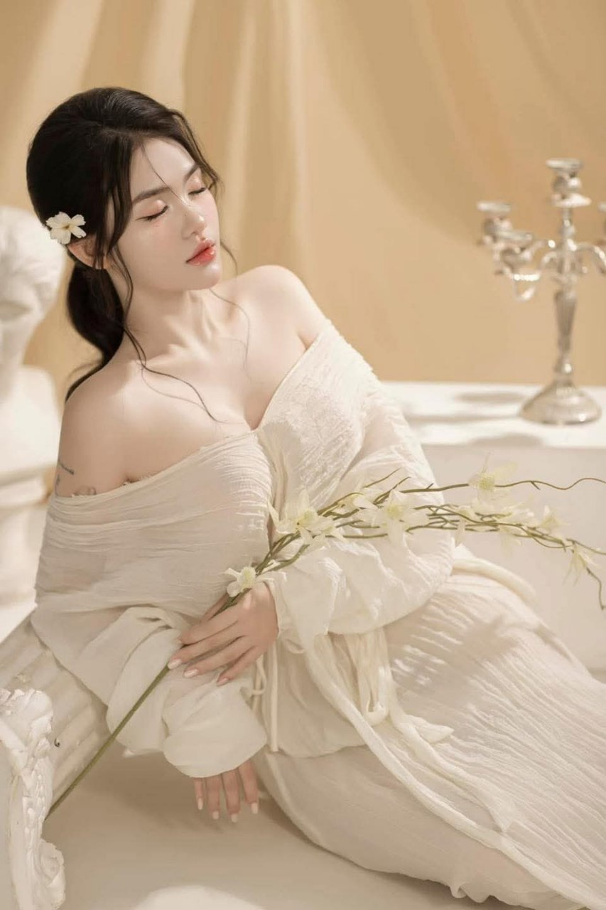Công ty nước ngoài quản lý nhân sự xinh đẹp J bị ép quan hệ tình dục